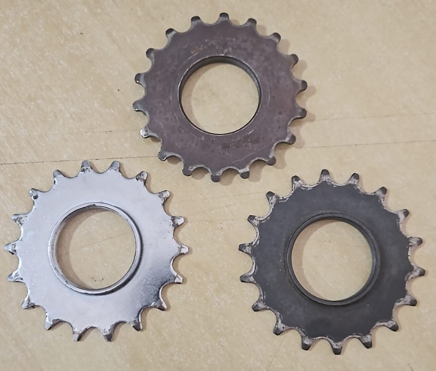 COG PINHÃO BIKE FIXA COM ROSCA 18 DENTES ( USADAS )