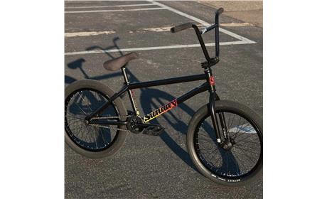 BICICLETA BMX 20 SUNDAY SOUNDWAVE FC LHD 21 PRETO ED