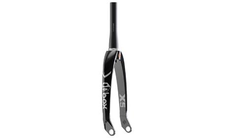 GARFO BOX X5  ARO 20 EIXO 20MM TAPERED CARBONO