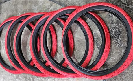 PNEU VEE FLAME MTB 26 X 2.50 VERMELHO COM FAIXA PRETA