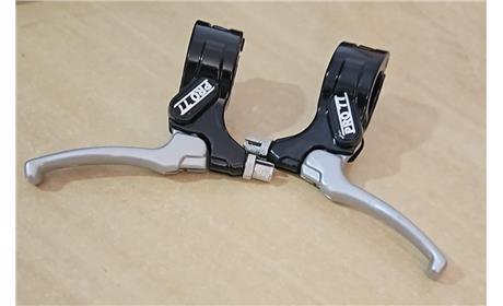 MANETE PRO-X PRO77 c/ ABRAÇADEIRA PAR PRETO / PRATA