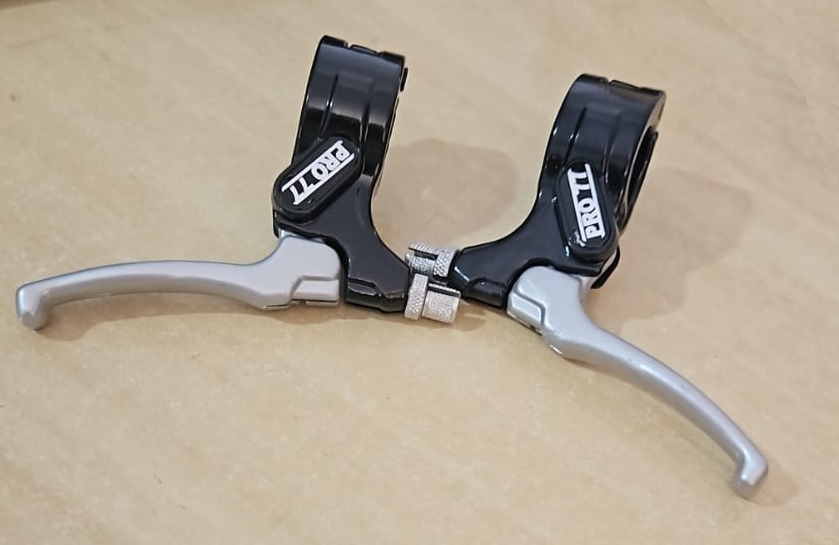 MANETE PRO-X PRO77 c/ ABRAÇADEIRA PAR PRETO / PRATA
